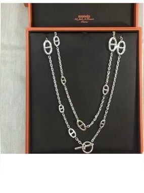 Authentic Hermes farandole silver toggle 160 long necklace. New with box.